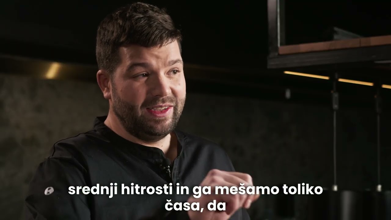 Pečene hruške z medom in mlečno zmrzlino