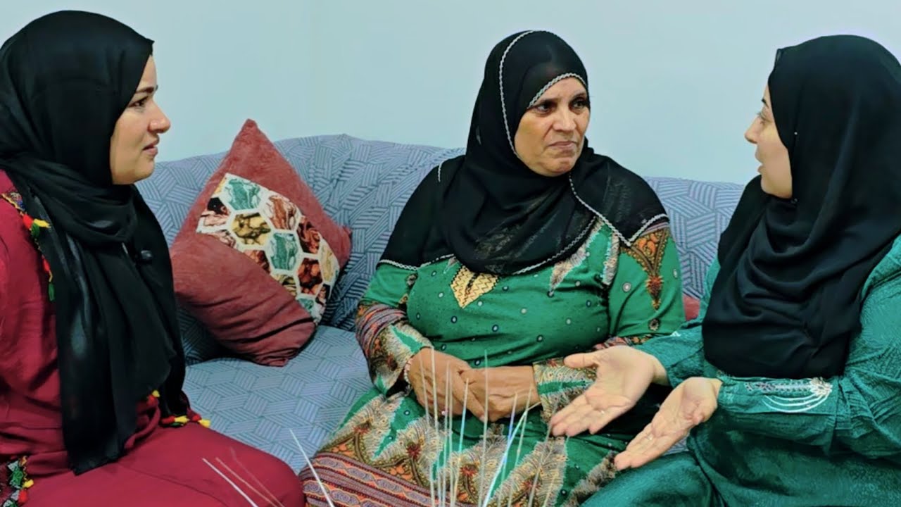 ام بتعاير بناتها على قعدتهم معاها وفاتهم قطر الجواز تابعوا الأحداث