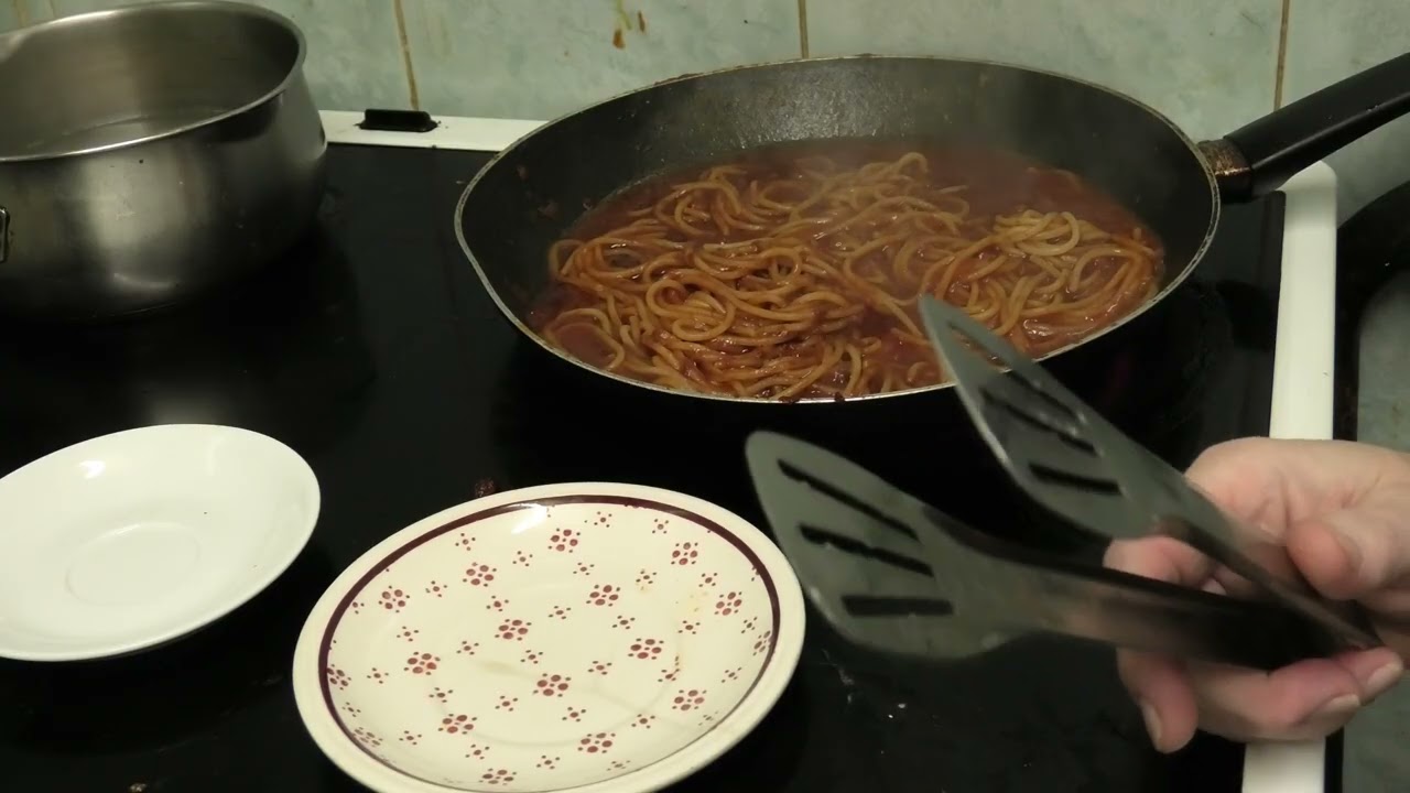 Спагетти в соусе