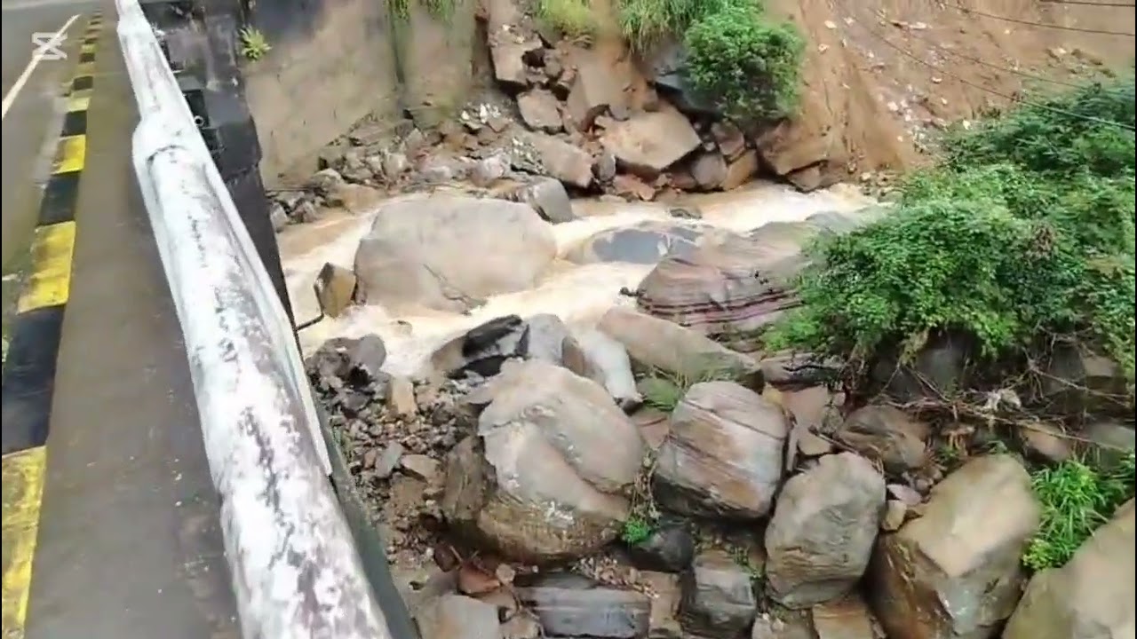 වලපනේට ඇදහැලෙන අධික වර්ෂාව හේතුවෙන් නැවතත් කුරුඳු ඔයේ ජල මට්ටම ඉහළට..
