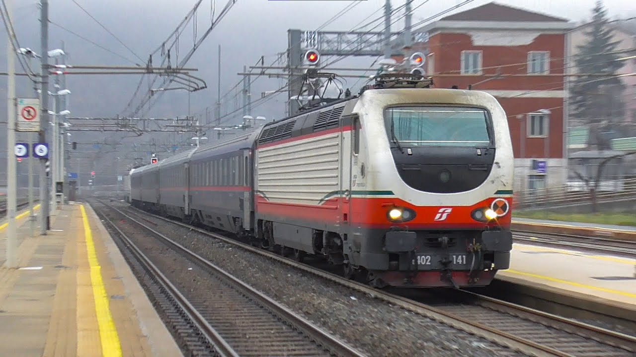 TRENI in una mattinata invernale a RONCO SCRIVIA, il 2 febbraio 2025