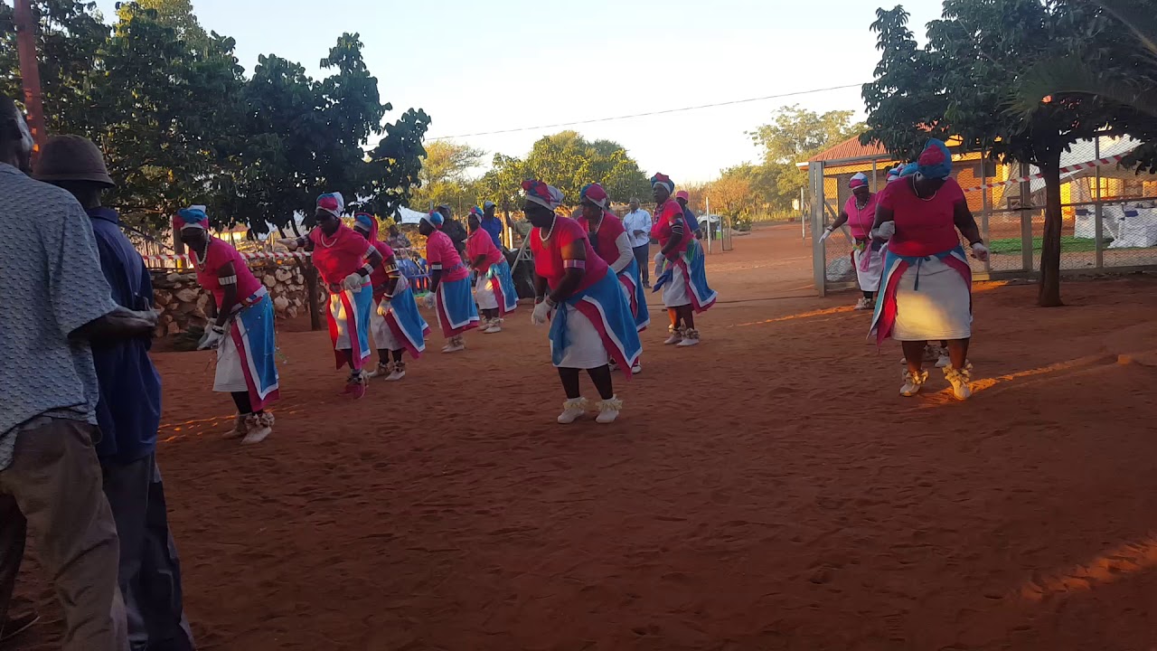 Basadi  ba Dinare (motto Lota Dinare ka Maokeng)