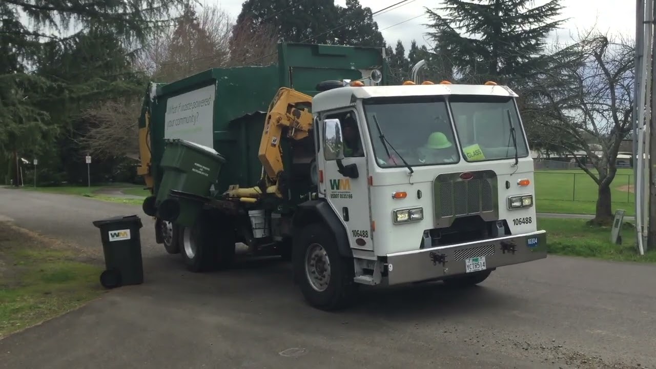 WM Newberg Oregon - Peterbilt 320 Curbtender (ASL) Collecting Recycle!