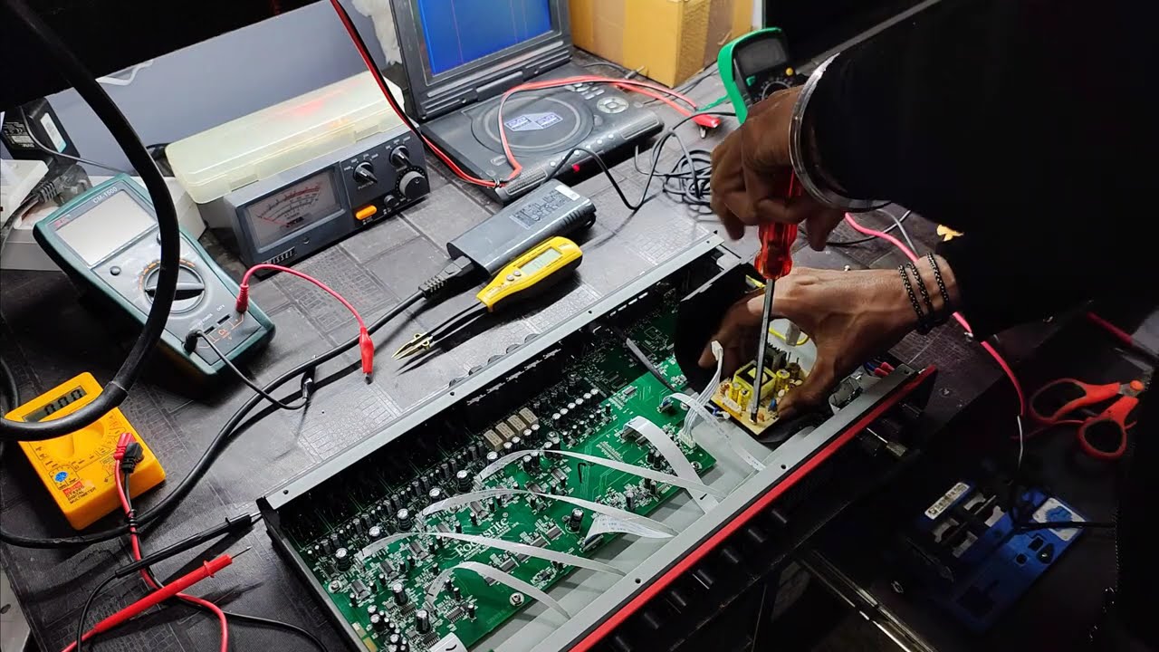 Audio interface 18i20 डेवलपमेंट बैटरी सप्लाई 12V DC ऑपरेट