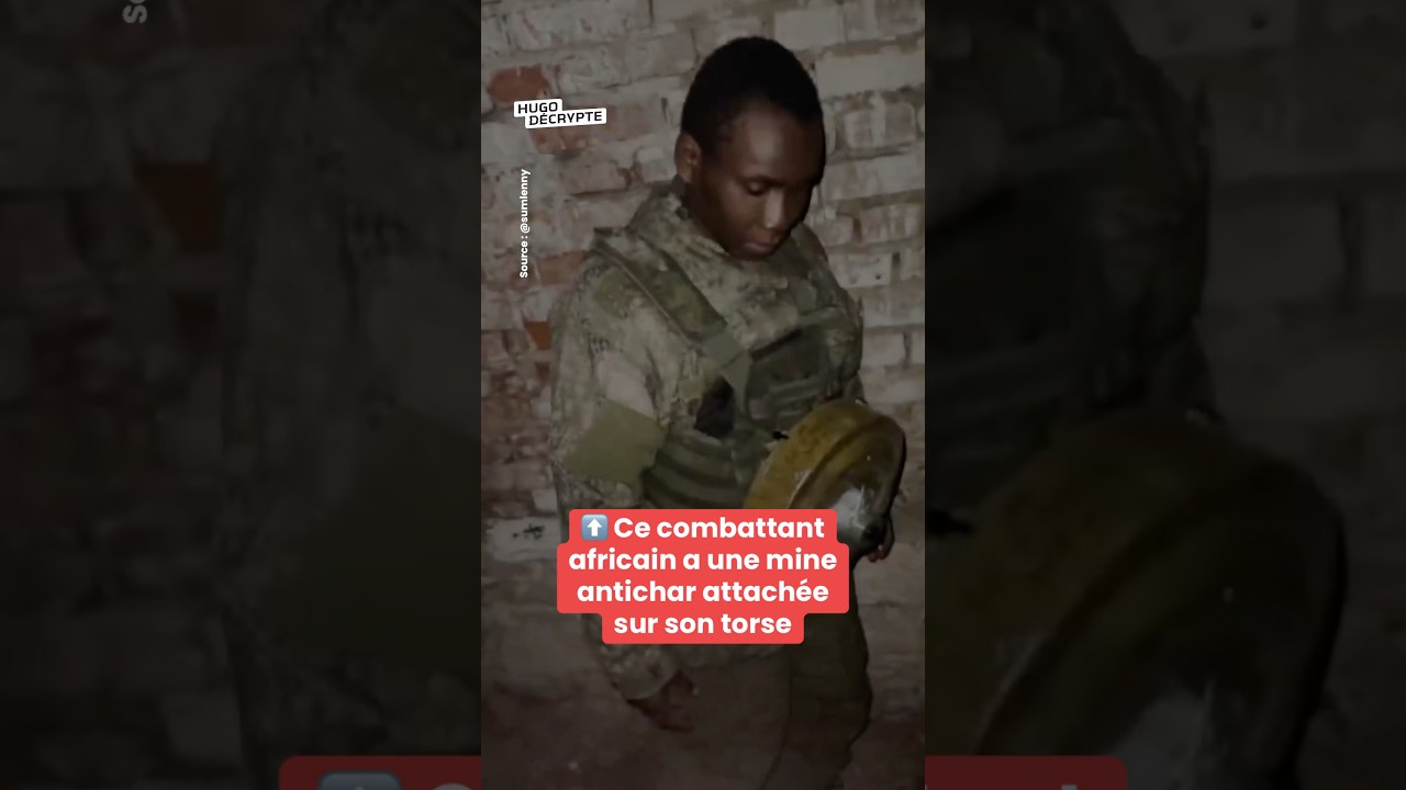 Ce combattant africain en Ukraine a une mine antichar attach&eacute;e sur son torse ➡️