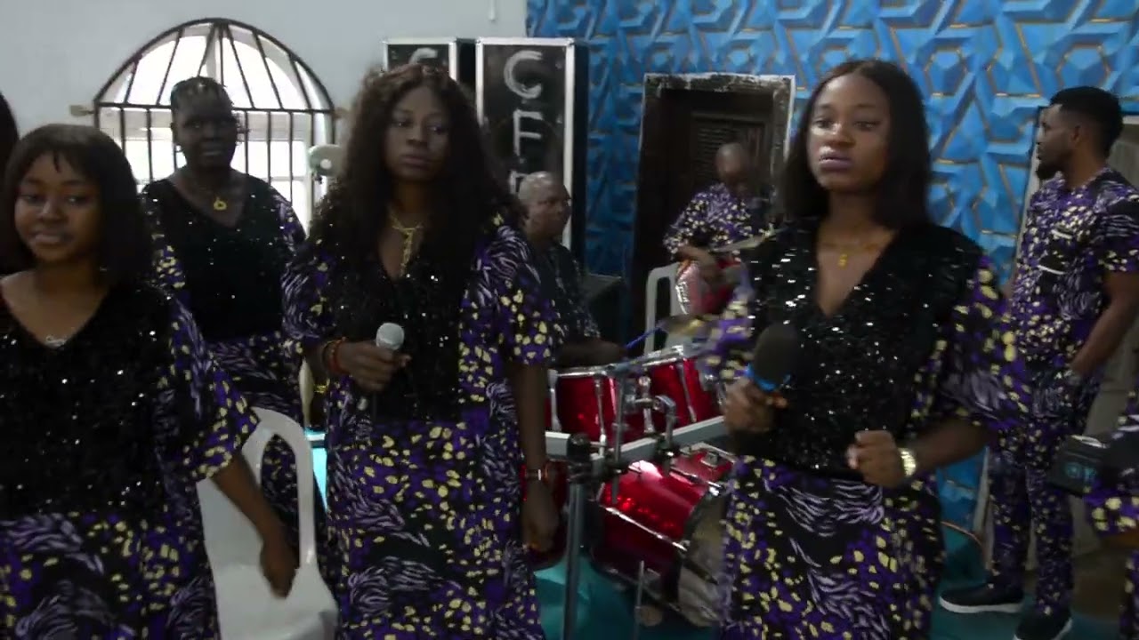 ELDER MRS  ENIYE VERONICA ASOWATA   SOCIAL DANCE   THANKSGIVING SERVICE