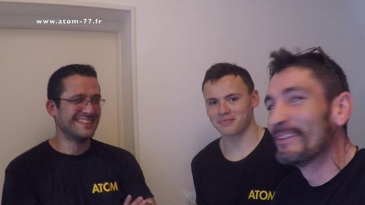 Une toute petite salle de bain de 3m2 …. (Rénovation par ATOM)