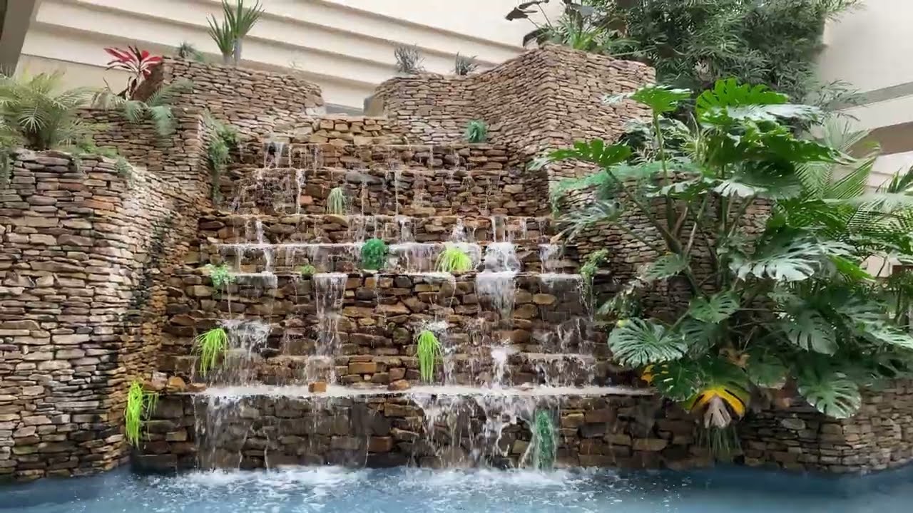 Eastgate Town Center (Chattanooga, TN) : Dead Mall Backrooms and Incredible Fountain!