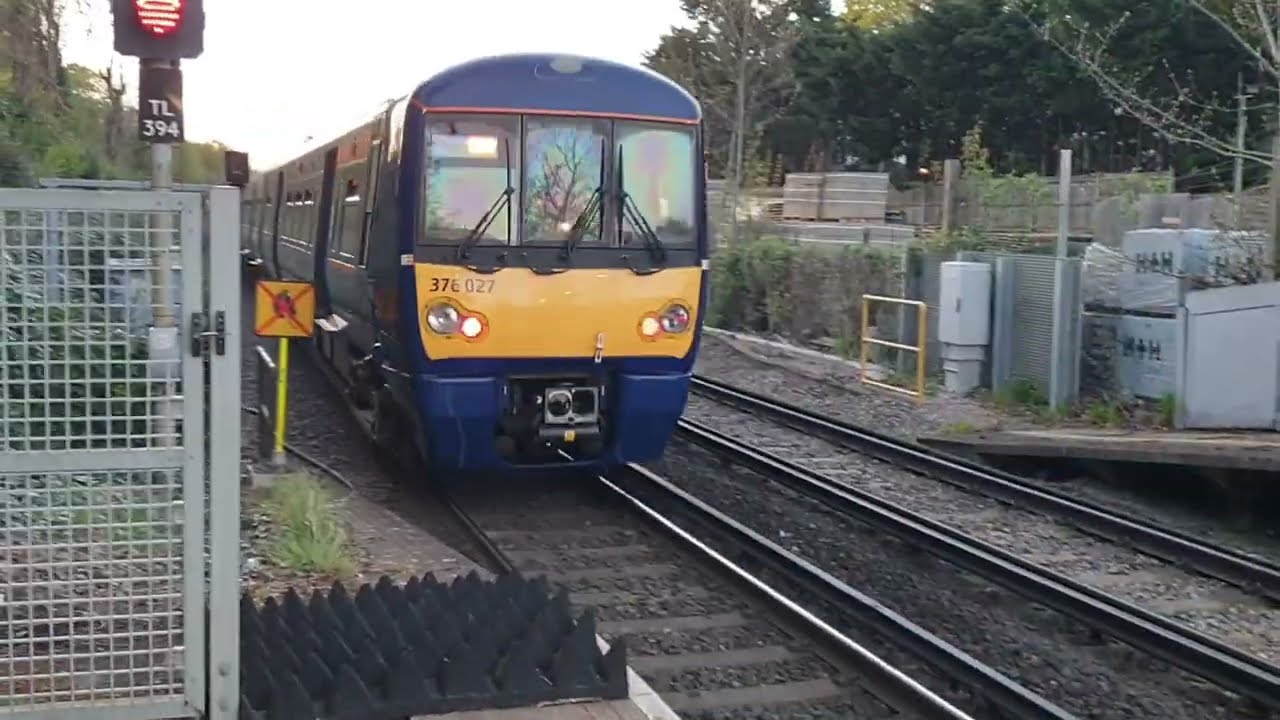 Class 376 027 - First day of new livery!