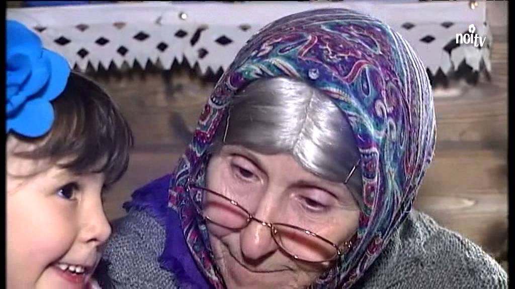 Barga, folla alla casa della Befana di Pegnana