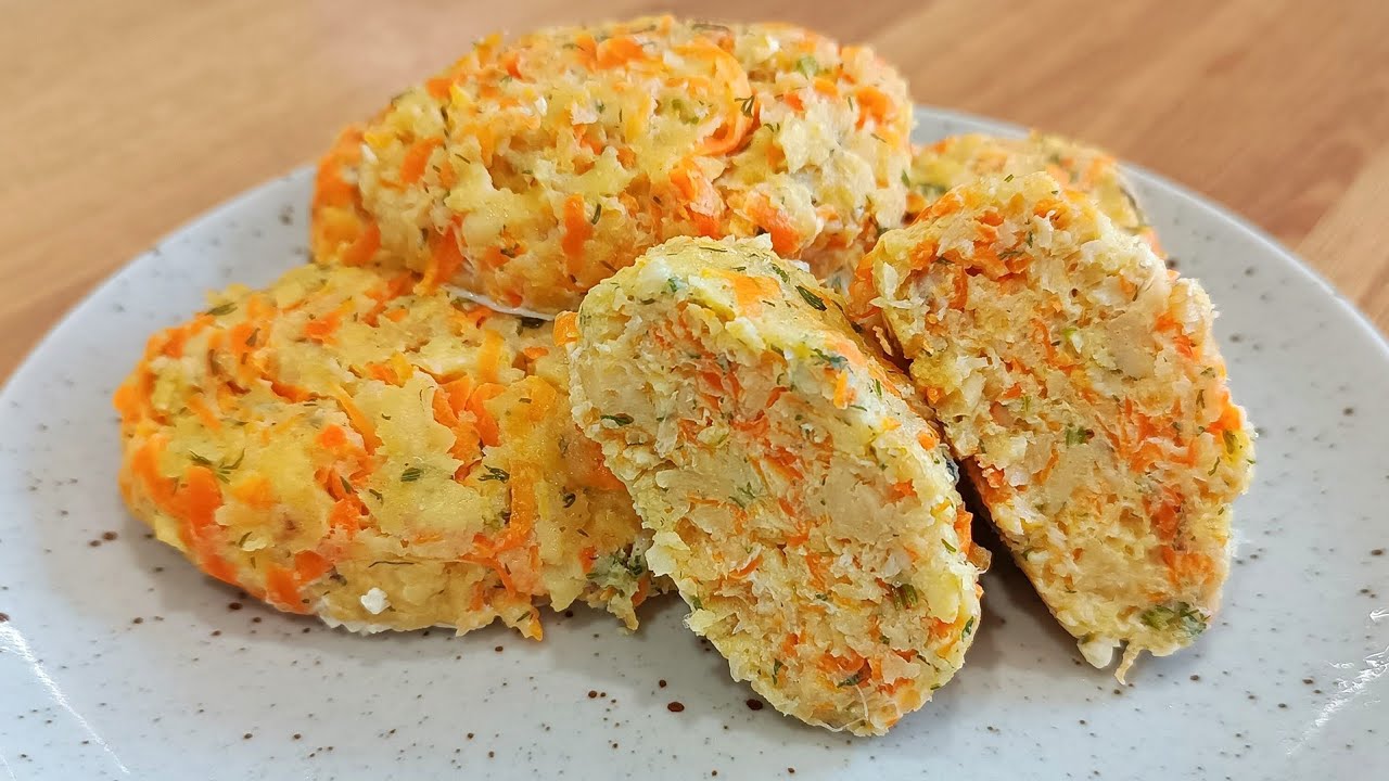 ДИЕТИЧЕСКИЕ РЫБНЫЕ КОТЛЕТЫ из хека с морковью и укропом, приготовленные на пару