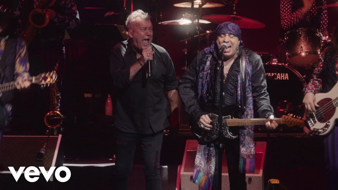 Ride The Night Away (Live At Enmore Theatre / 2019)