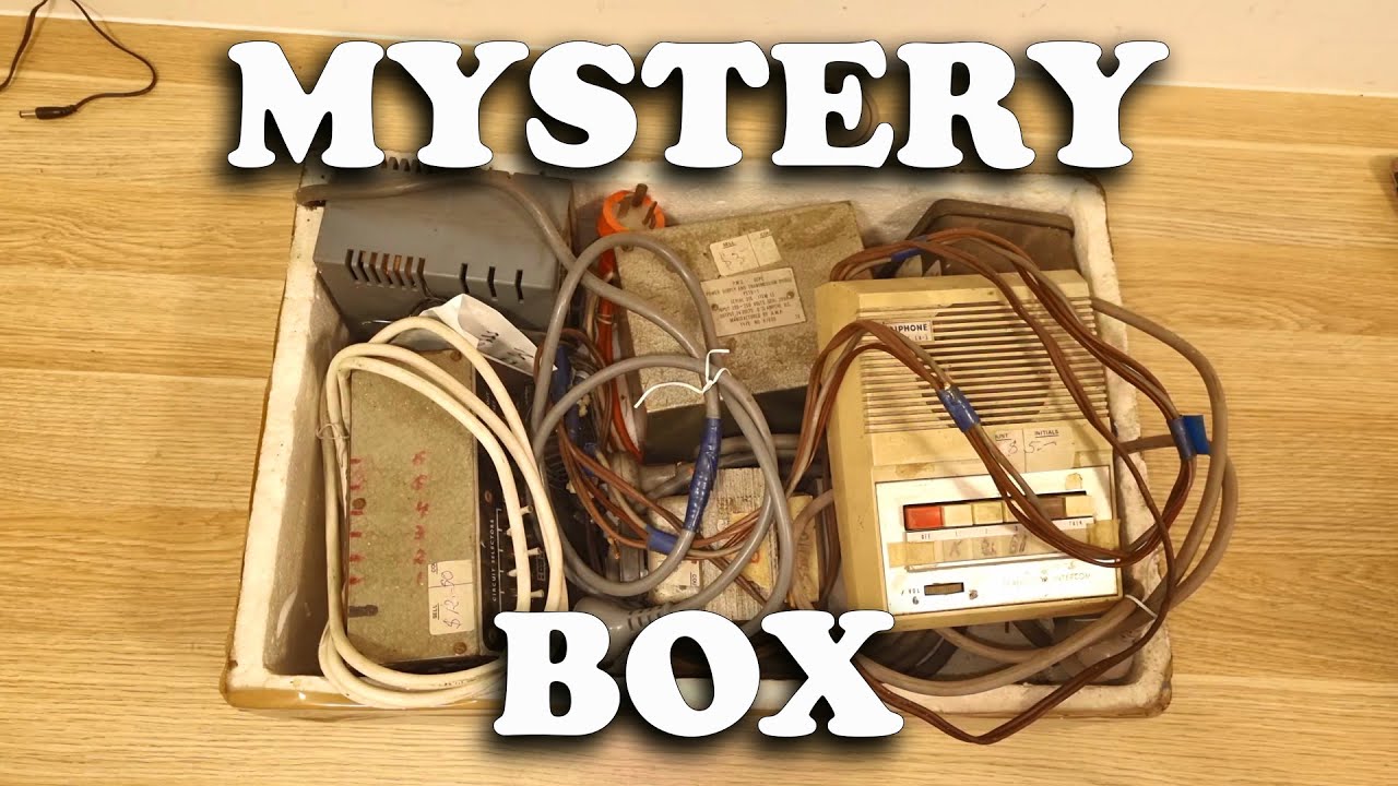 $10 Mystery Box: A bunch of random vintage electronics