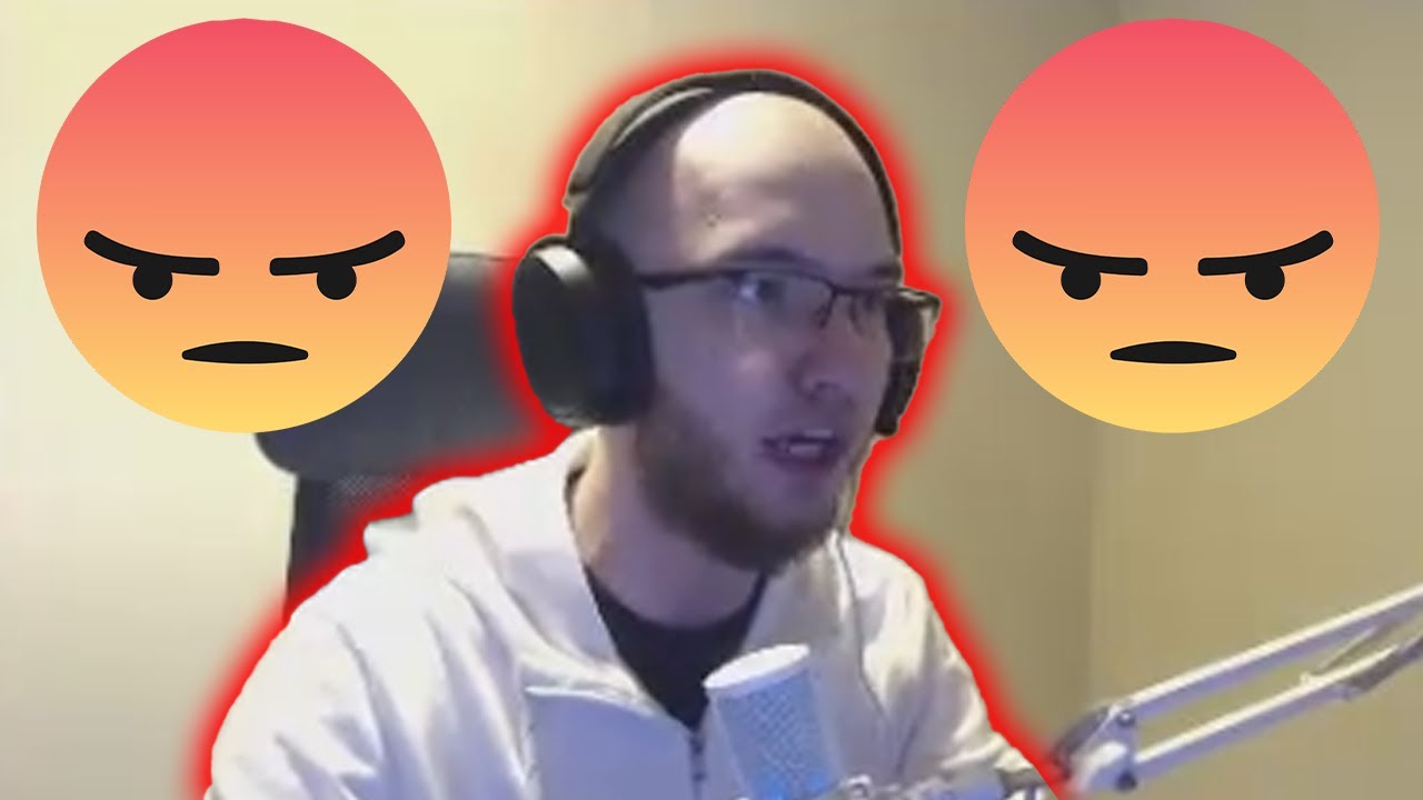 zdenerwowany streamer słyszący farmazony na jego temat