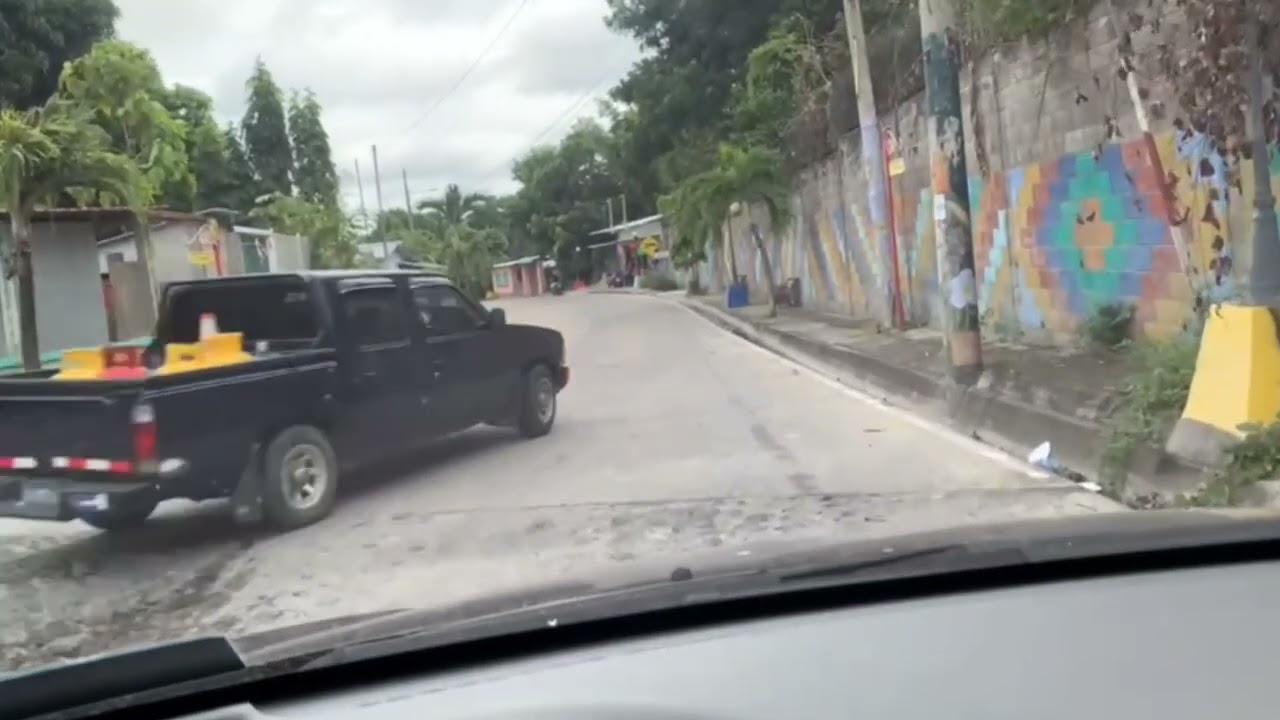 Llegando a VILLA TAPALHUACA en el departamento de la Paz, El Salvador!!!