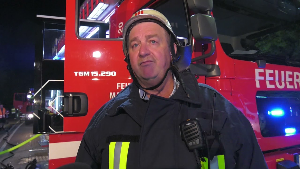 Schwerer Verkehrsunfall auf Autobahnzubringer - LKW fängt Feuer 02.07.2020