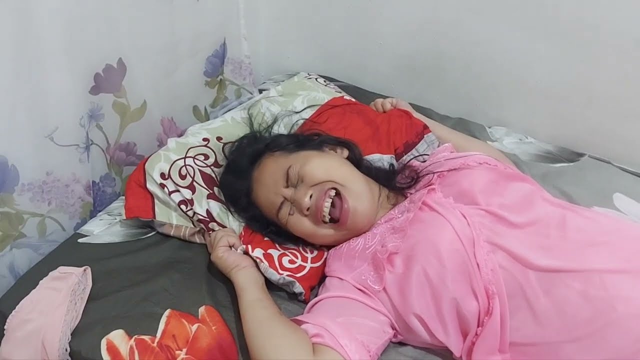 Yaya zakiyah - Ekpresi Wanita mimpi buruk unik juga