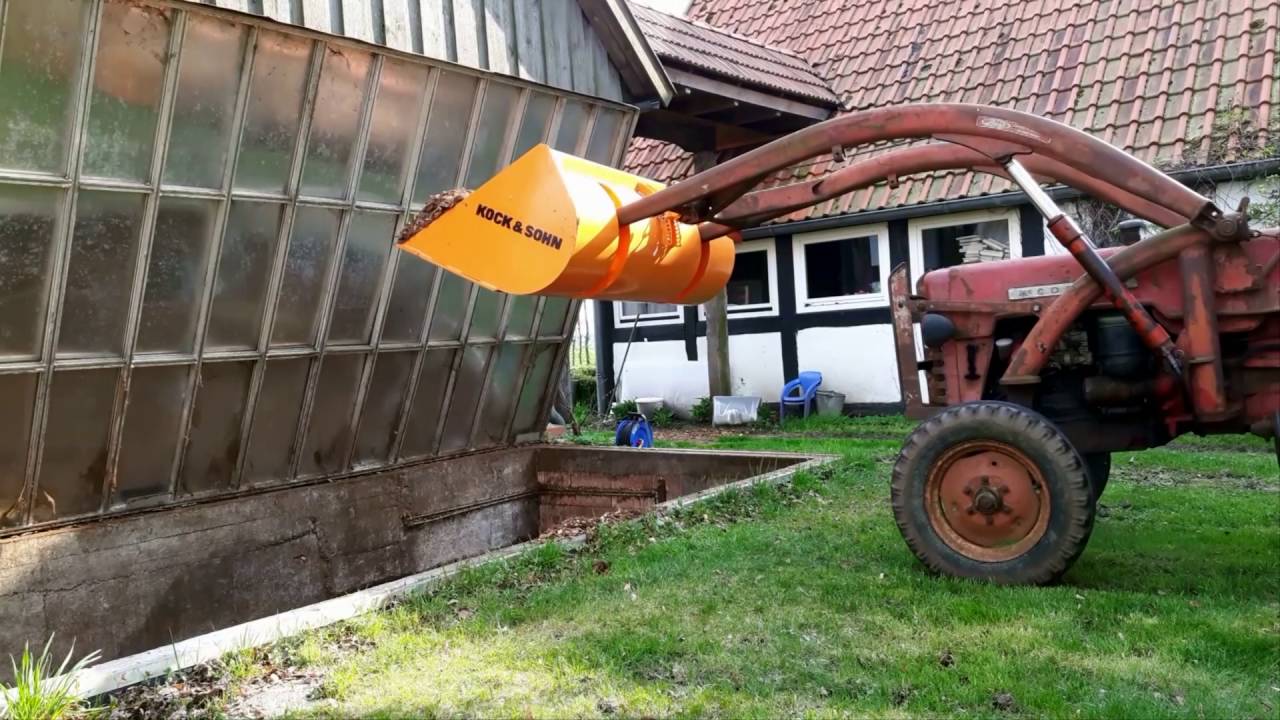 IHC D432 1966 in Aktion: Hackschnitzel umfahren