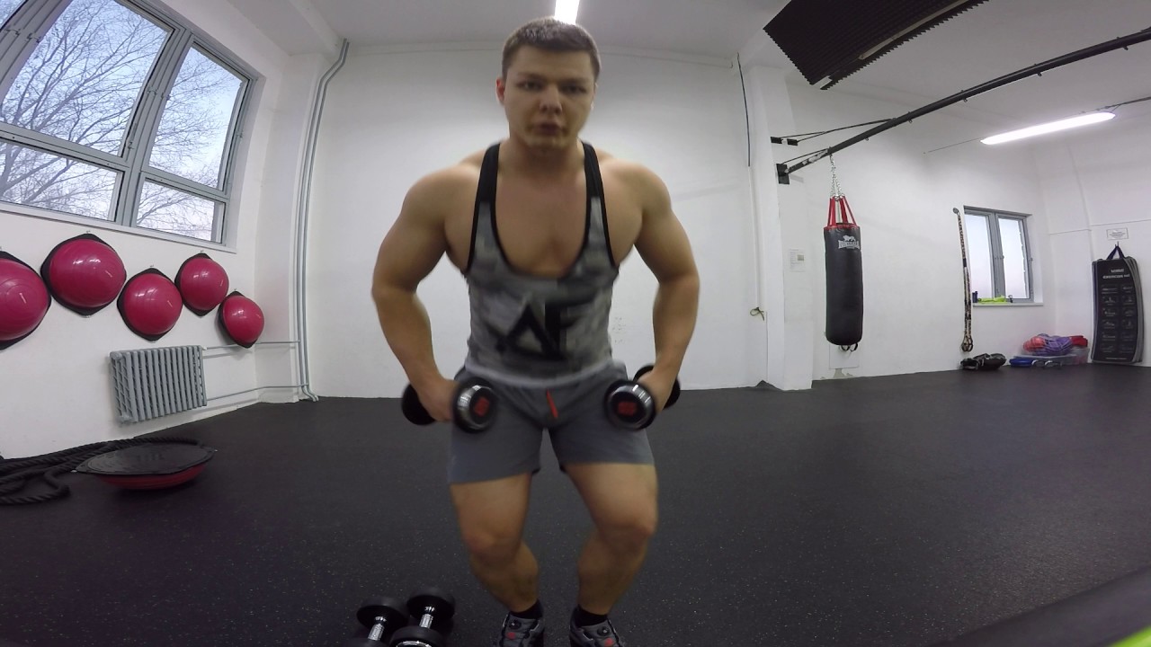 Jak správně cvičit ramena? Zadní, střední delty - upažování