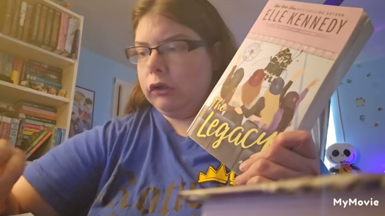 Reading vlog | finishing 2 books, rainy day, chill days. Reading 2 more books. 