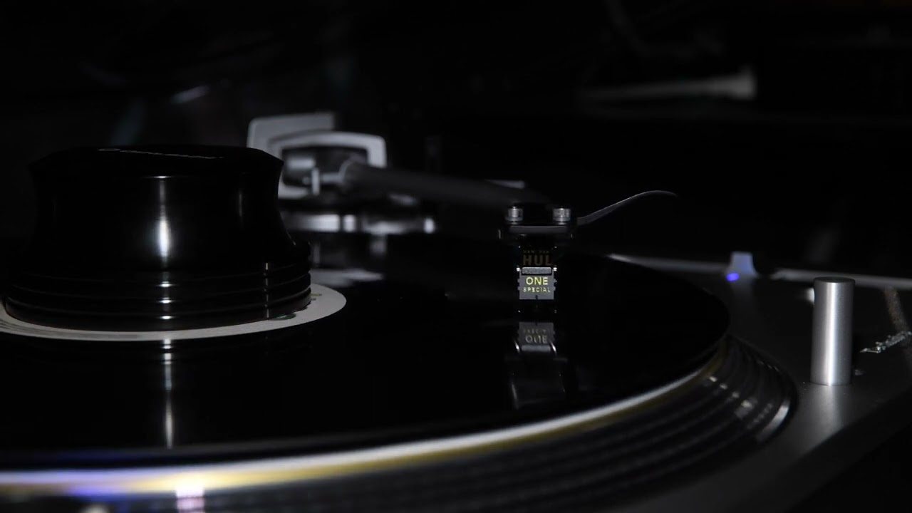 Jasper van’t Hof - Pili Pili -  (8’33“)  (1984 Vinyl Maxi)   Technics 1200G/VdH On Special