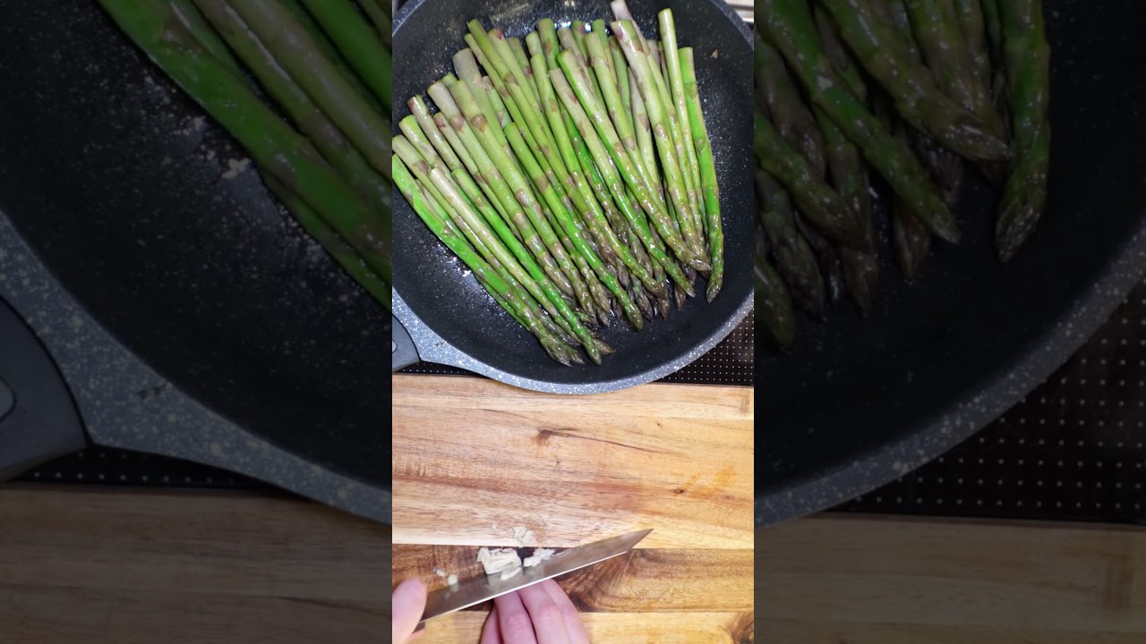 Gr&uuml;ner Spargel schnell & unglaublich lecker! #short