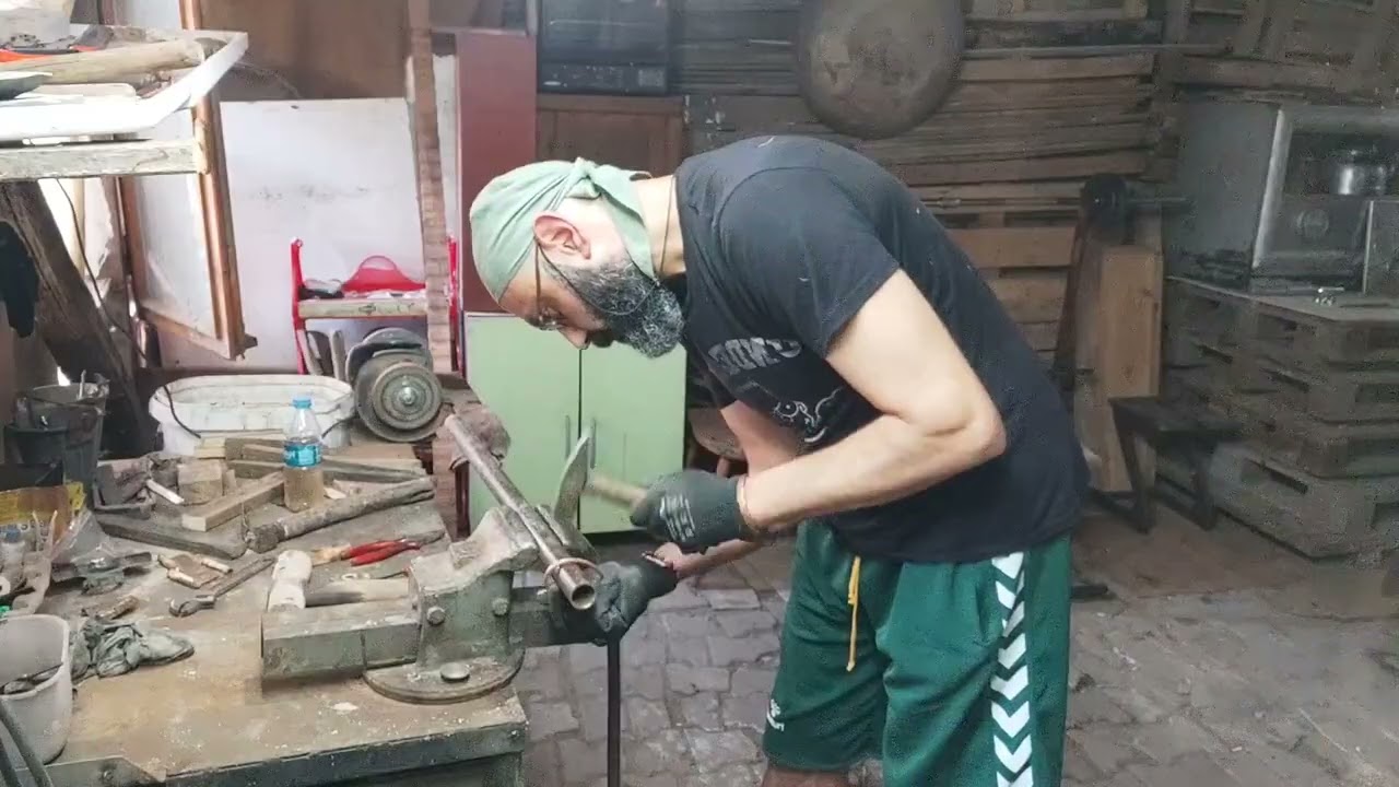 Aşama aşama dövme saf bakır bilezik yapımı.