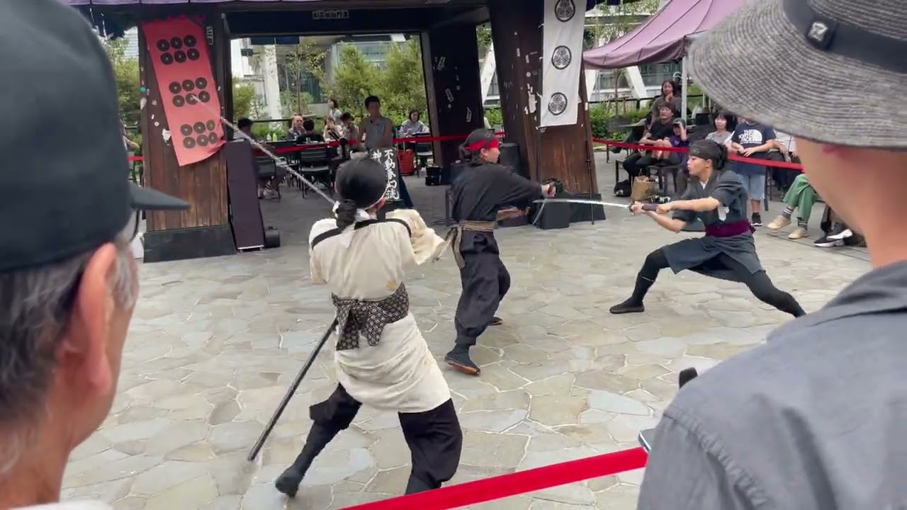 殺到パフォーマンス