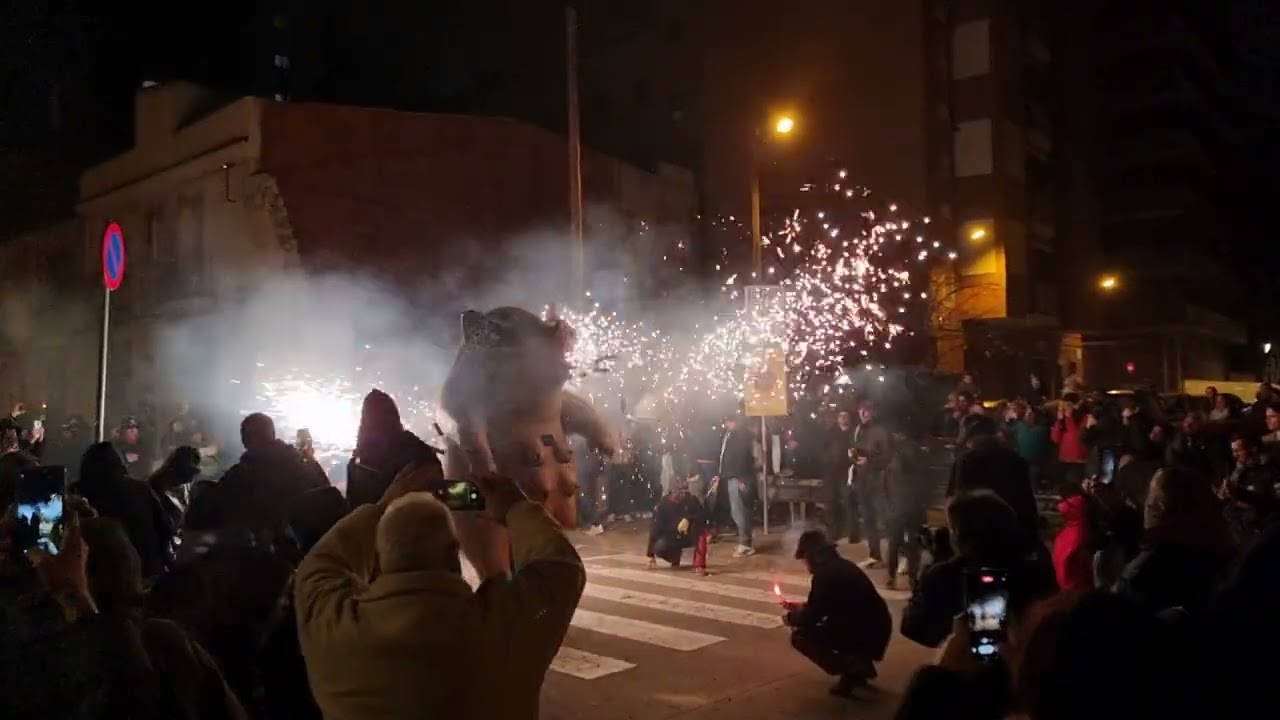 Thunderous Night: The Giant Pig Run at La Porkada, Barcelona 🌌🐖💥