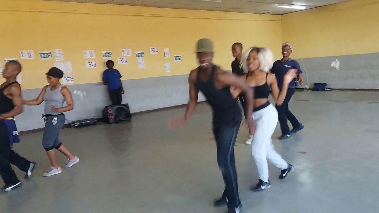 Kofifi Dance rehearsals