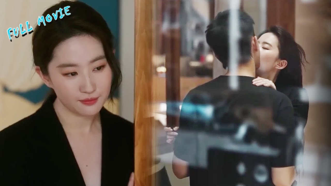 霸总看着穿着制服的女孩，终于忍不住化身为狼，那夜他们把初夜交给了彼此！💖 中国电视剧 Chinesedrama Dramas