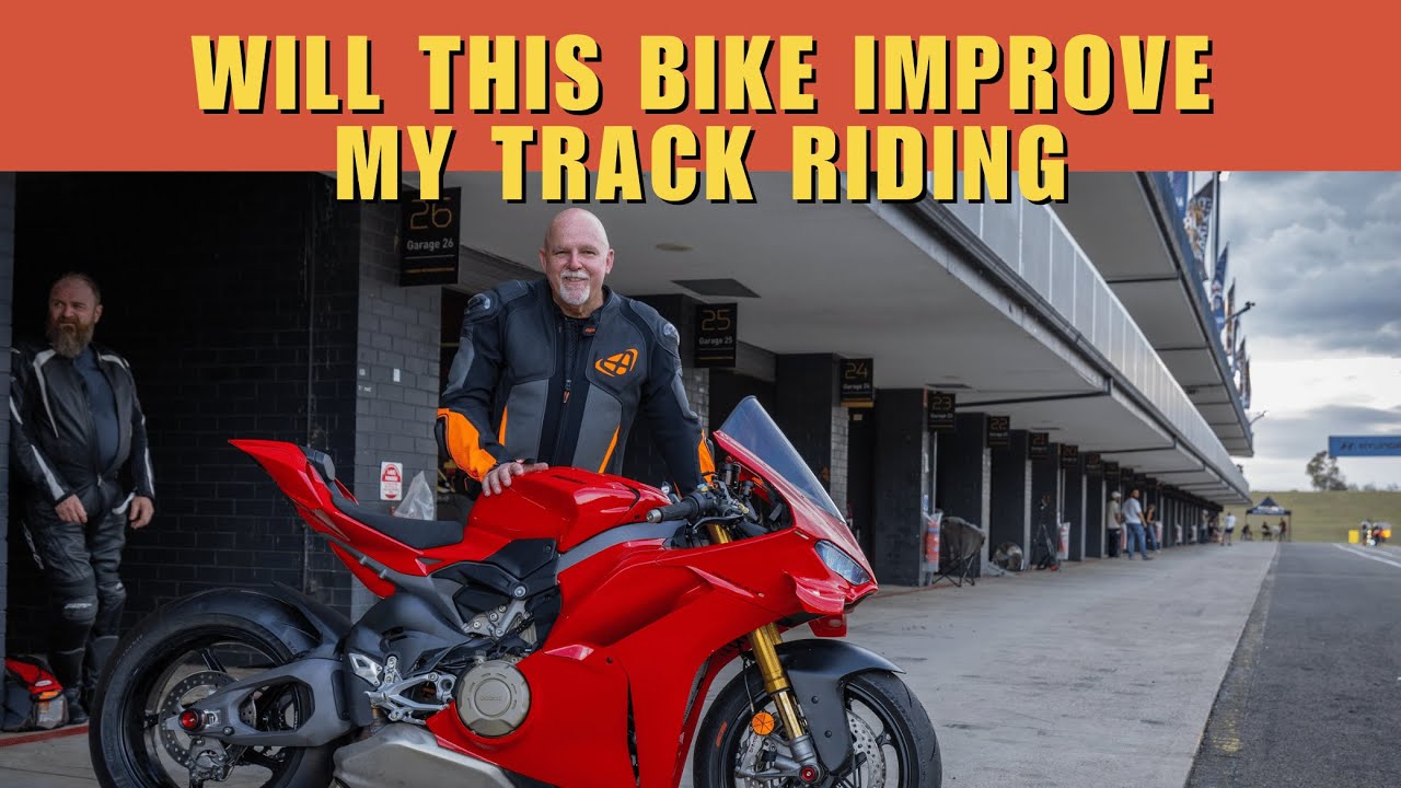 Первые круги на Ducati Panigale V4S на автодроме Sydney Motorsport Park!