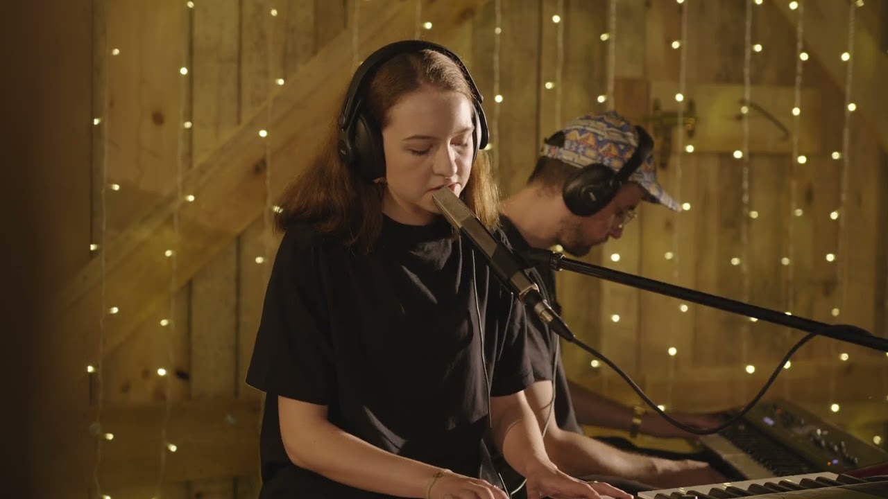 MARYSIA JURCZYŃSKA - ZA MAŁO // Sklejam Słowa Live Session