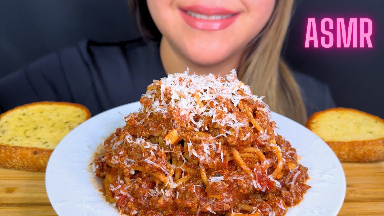Simple Delicious Spaghetti Pasta with Meat Sauce