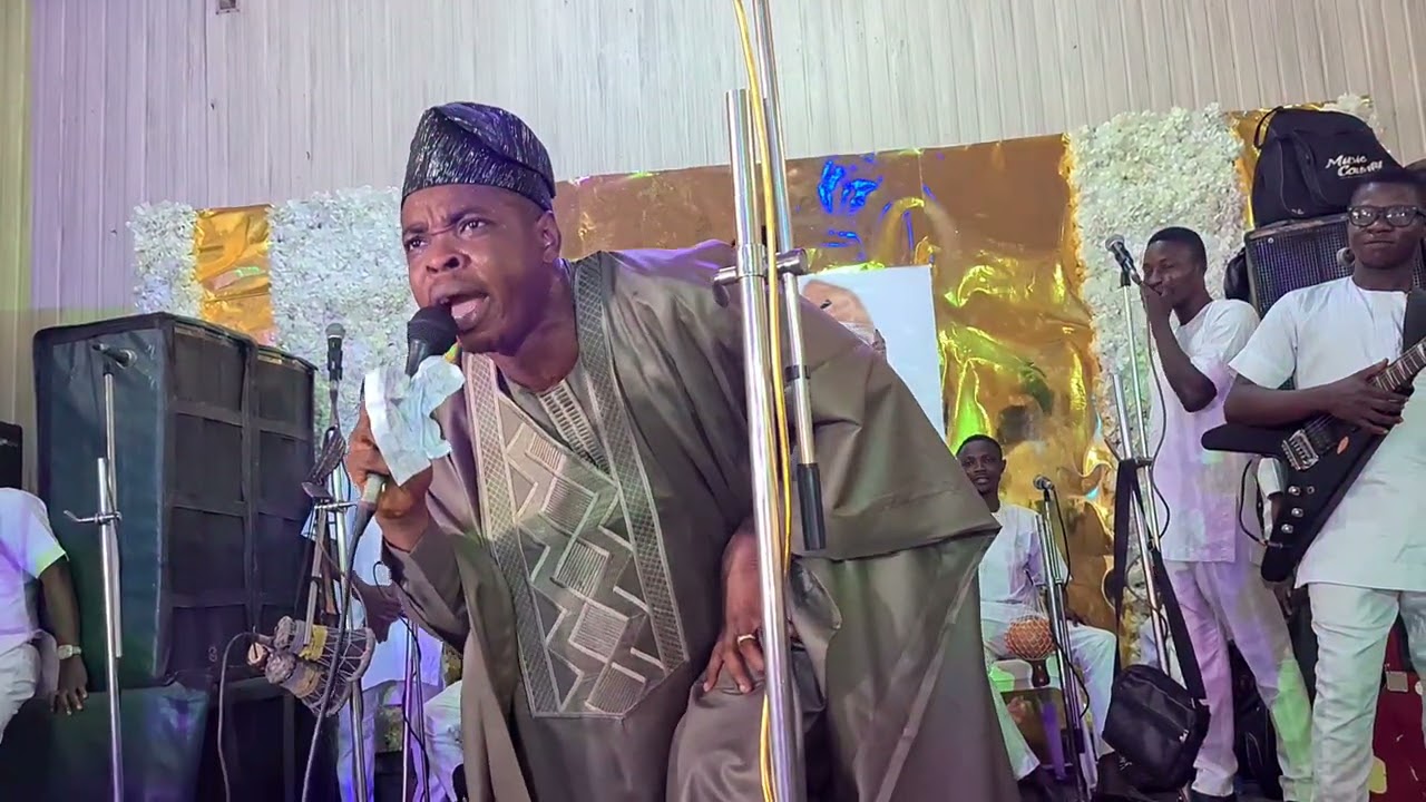 Woli Agba Ayo Ajewole Dance to Alayo Melody singer 's music
