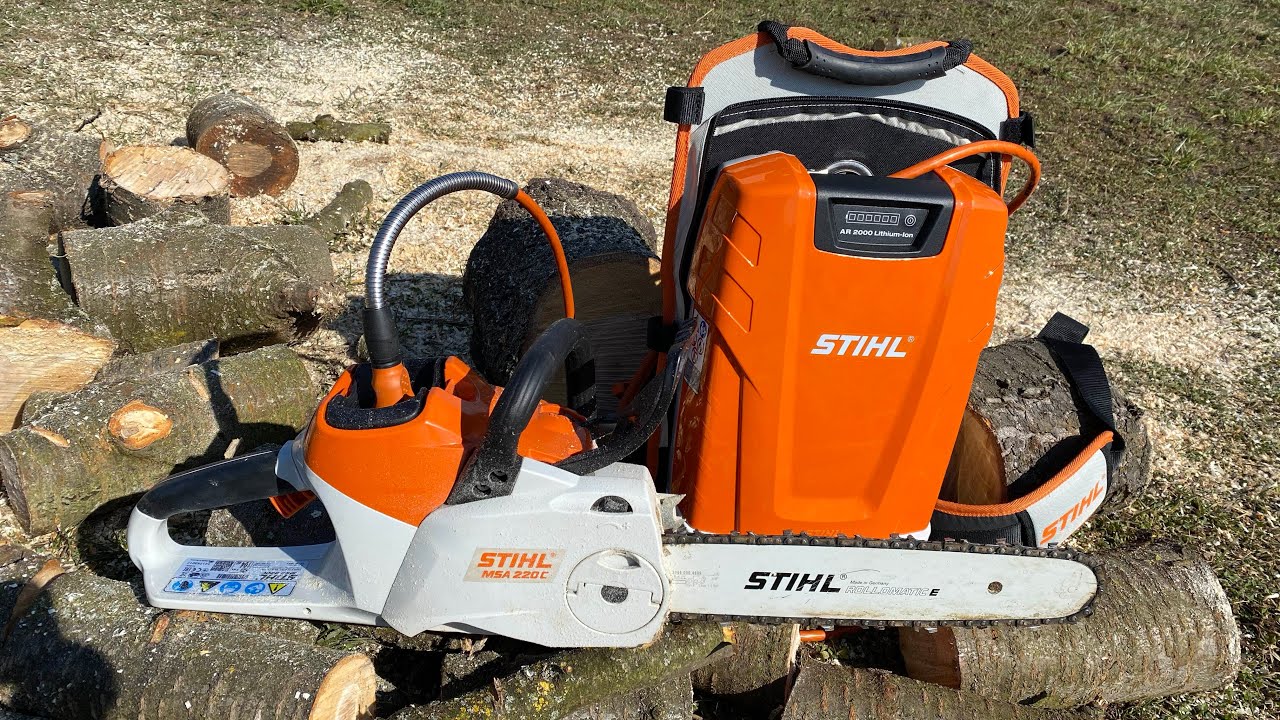 Cutting wood with Stihl Msa 220-C and Ar-2000 battery 36 V.( drujba pe baterie de 36 V, la taiat.)