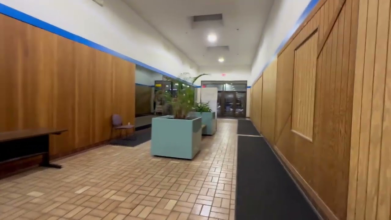 Little Canada Mall Tour - Little Canada, Minnesota