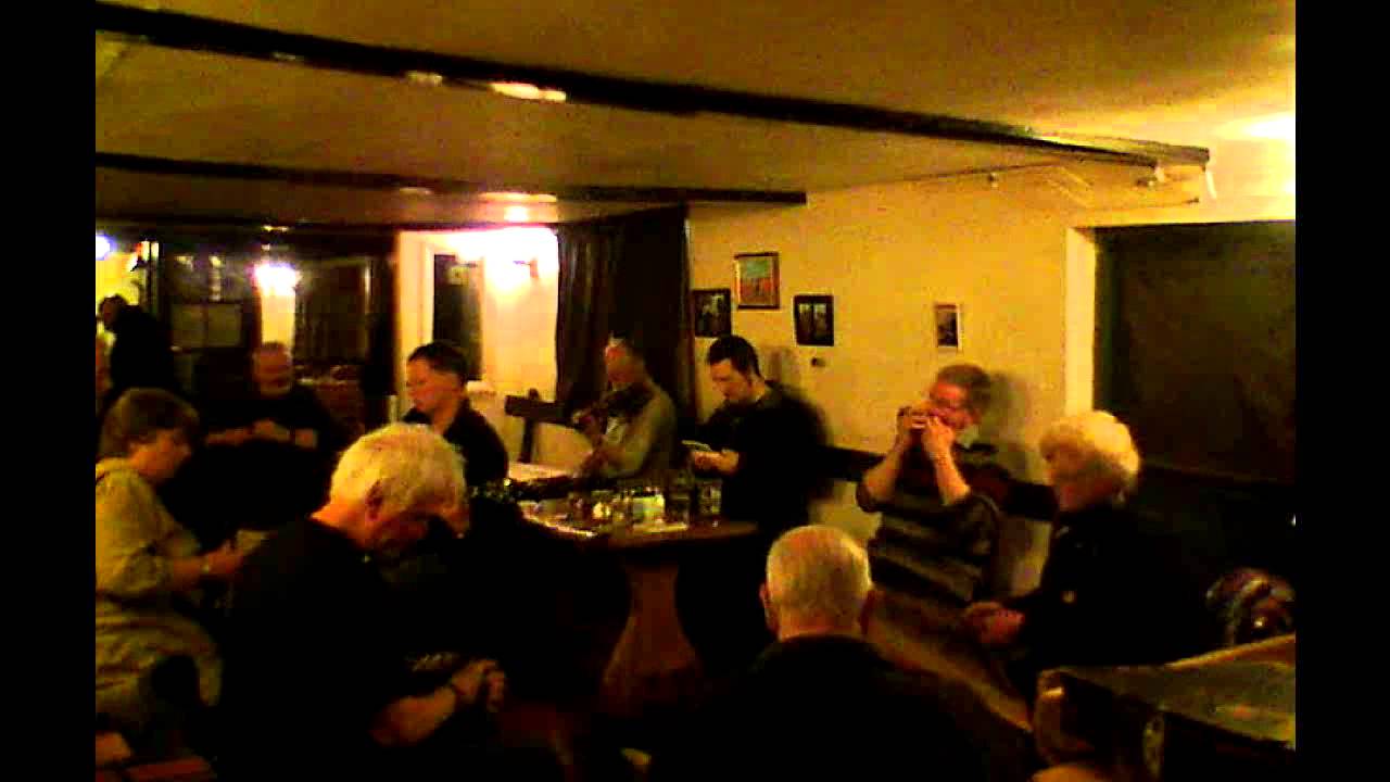 Traditional Music Session at The Blaxhall Ship, Suffolk.....Scan Tester's Stepdance Tunes.