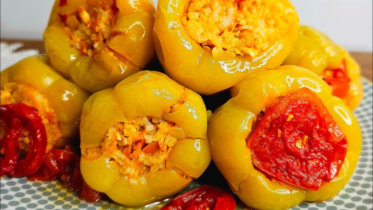 Ardei umpluți cu carne de pui.Gustoși,sănătoși și fini la gust.Cei mai buni,căci sunt ca la mama a