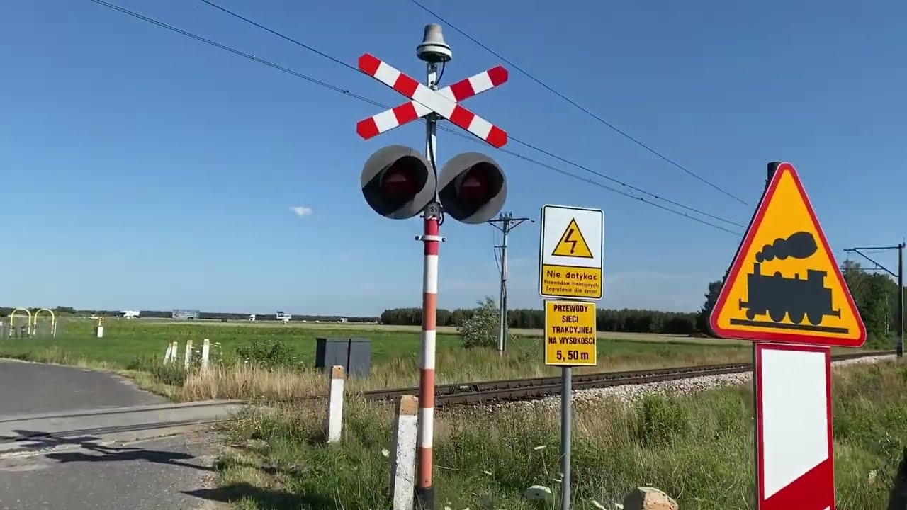 przejazd kolejowy spa-2 z dzwonkami kld-40 na linii kolejowej numer 13