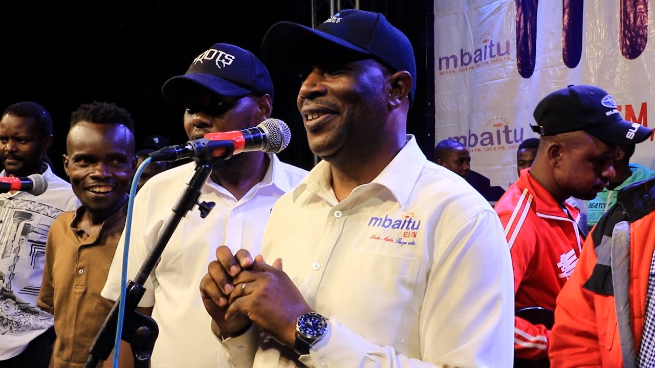Sammy Mulinge forced by crowd to address them during Mbaitu night at Lysak.
