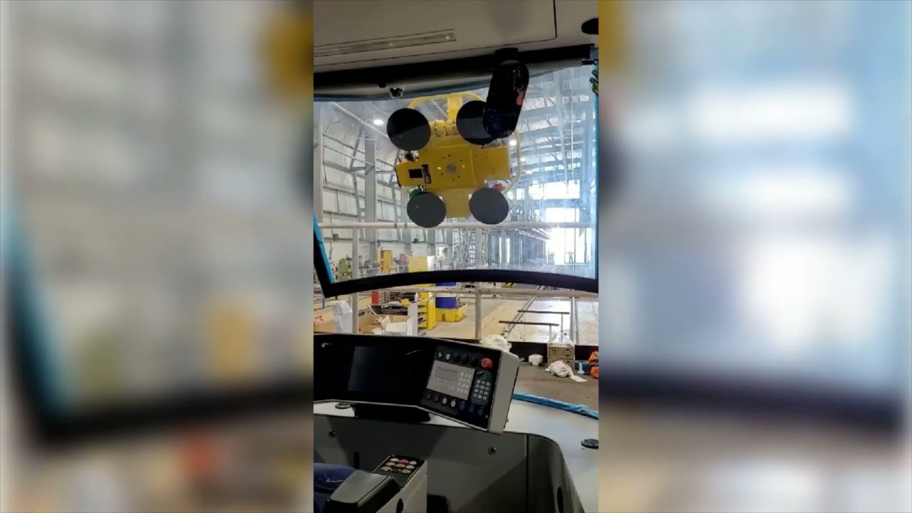 Windscreen Replacement on a Bombardier Flexity 2 tram.