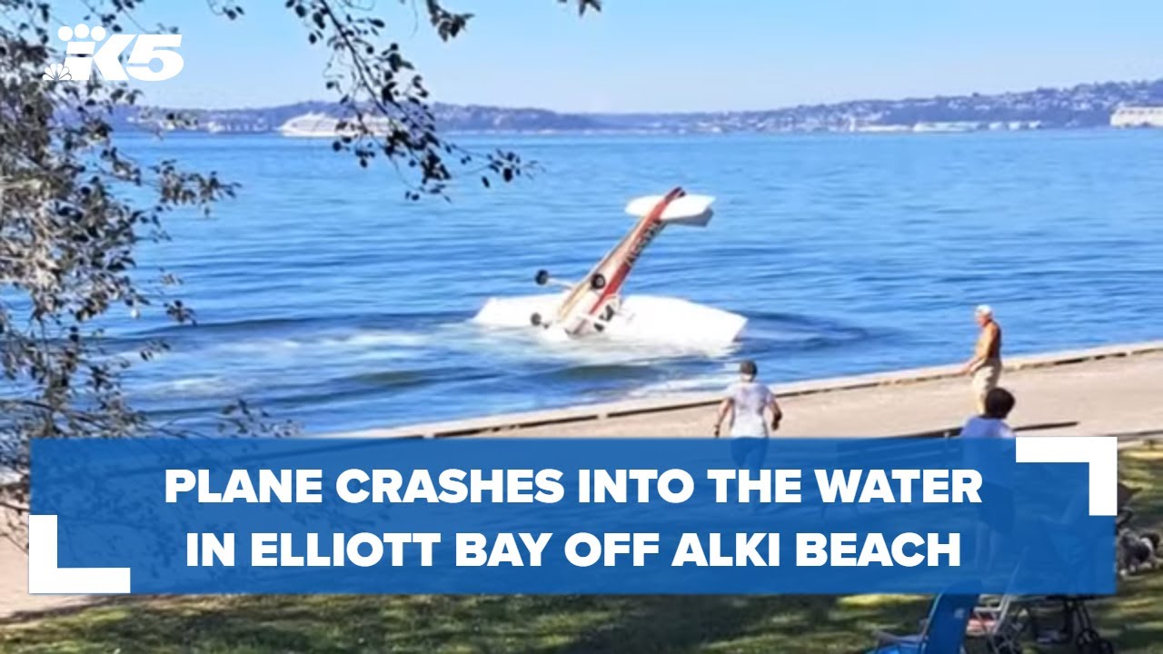 Plane crashes into the water in Elliott Bay off of Alki Beach