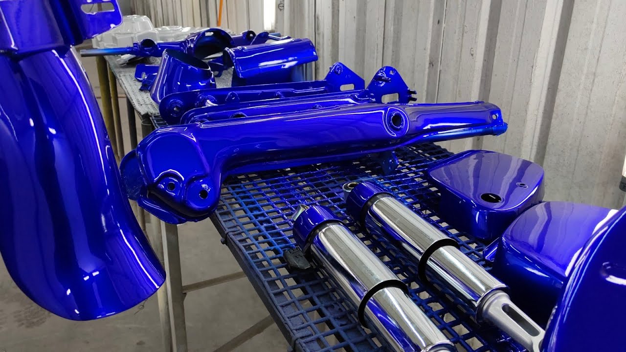 Restoration Honda C70 | Candy Blue spray done!!!