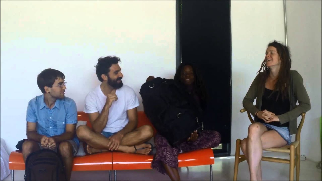 Three Minimalists Share Essential Travel Items (Simple Living and Travel)