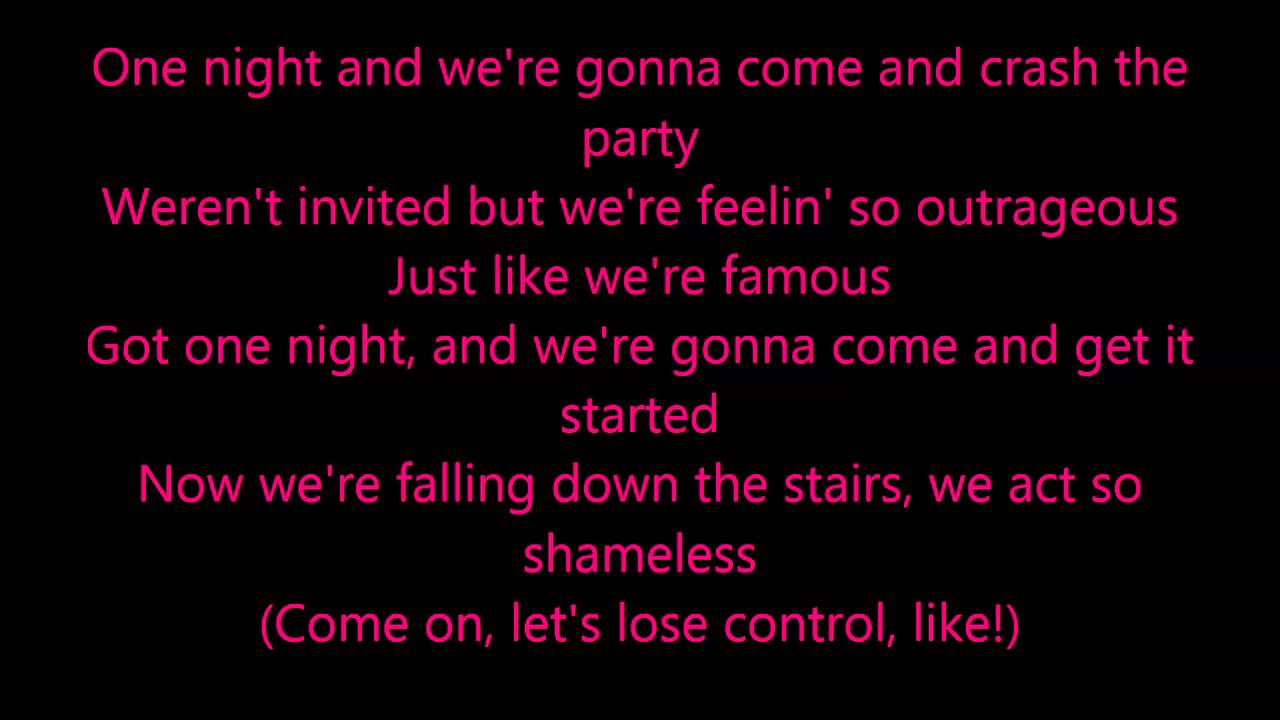 Charli XCX - Famous (Lyrics Video)