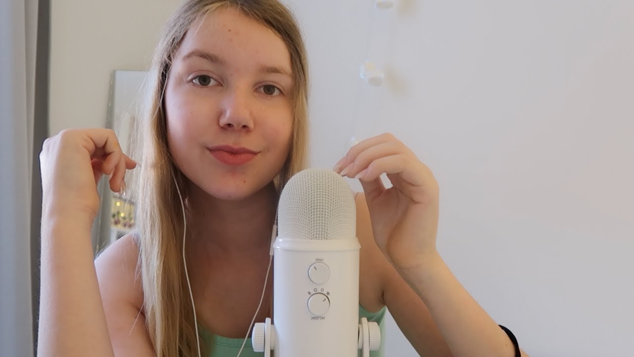 ASMR tapping with long acrylic nails