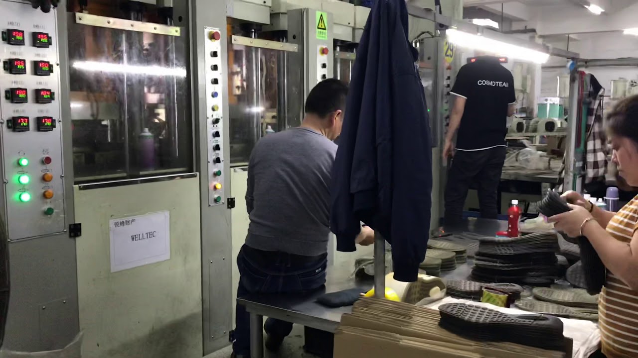 Vertical TPU outsole making machine