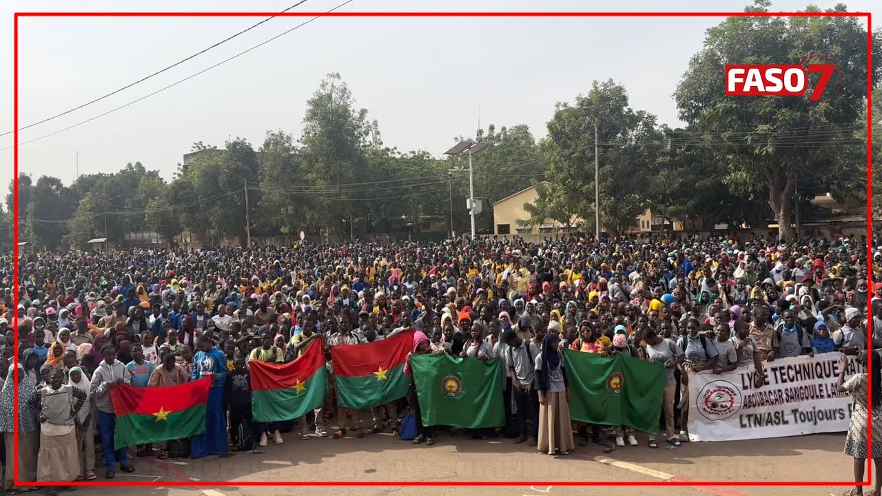 Ouagadougou : La jeunesse scolaire soutient la vision du Capitaine Ibrahim Traor&eacute;