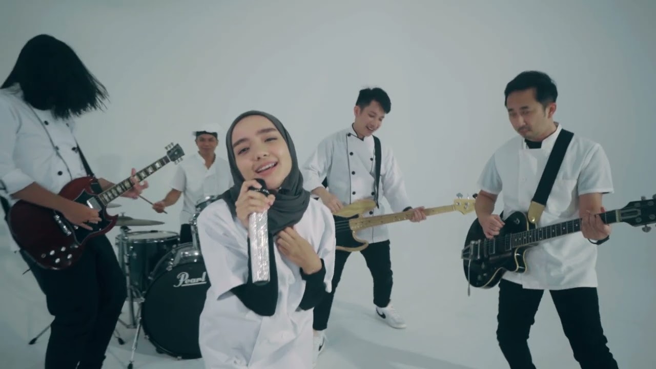 Once Upon A Time There Was A Sausage Named Bob - I Don't Care (Official Music Video) Senduk Swap OST